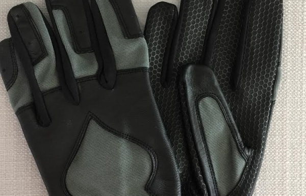 Folk’s Gloves